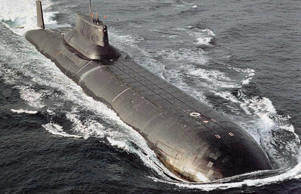 Tàu ngầm có thuộc loại tàu biển không?